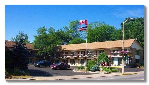 6032 Persepolis Inn Niagara Bagian luar foto